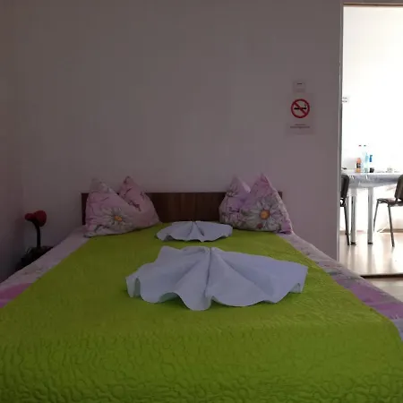 Leone Guest house